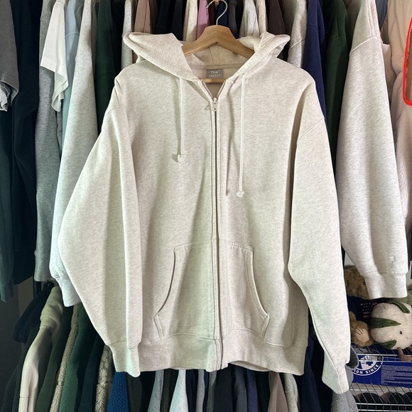 Aritzia Tops - TNA Boyfriend Hoodie